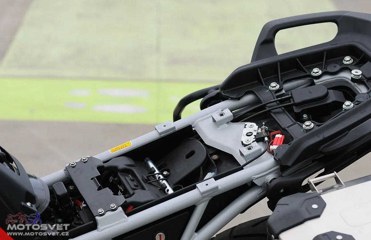 mev8